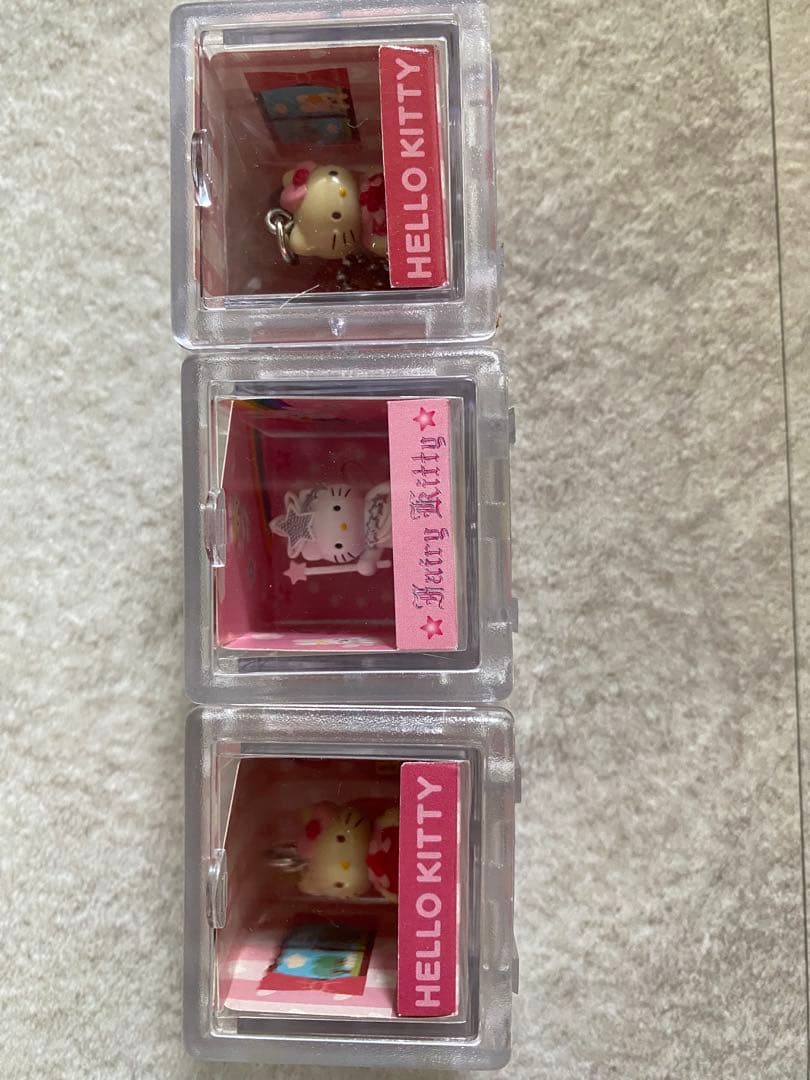 サンリオ ハローキティ 4体セット 3体はストラップチャーム 平成レトロ