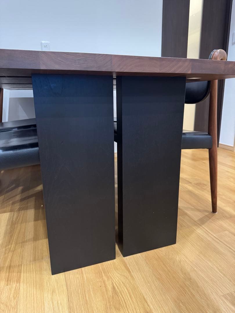 ダイニングテーブルと椅子4脚セット(Ritzwell QX Table)