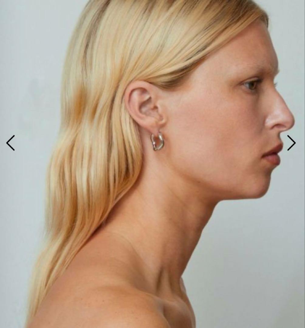 【Charlotte CHESNAIS】シルバーウェーブピアス