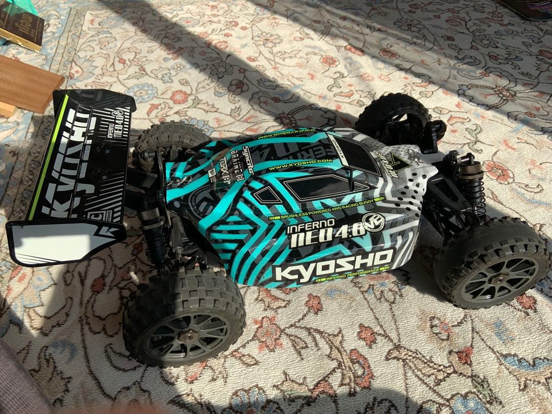 【中古】京商 1/8 インファーノ NEO 4.0 VE レディセットと充電器他