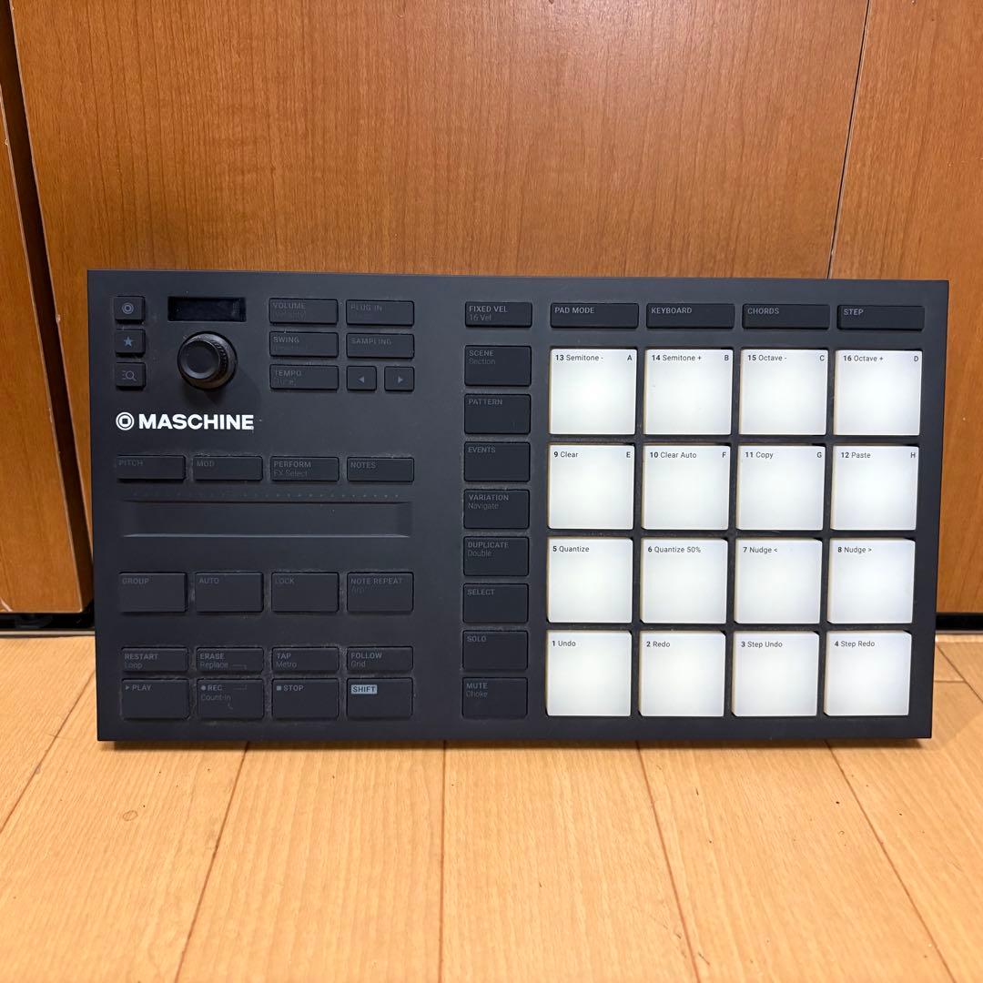 セールNative Instruments Maschine Mikro MK3