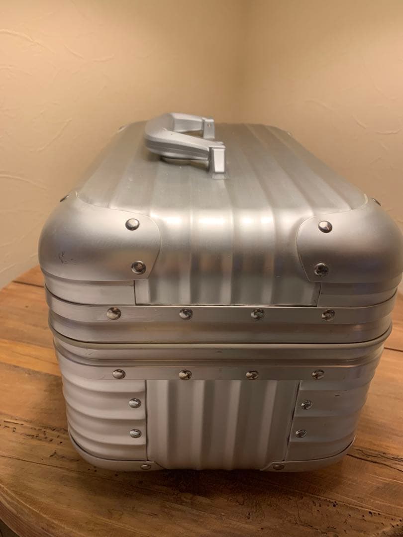 リモワ　　REMOWA ビューティーケース　バニティケース