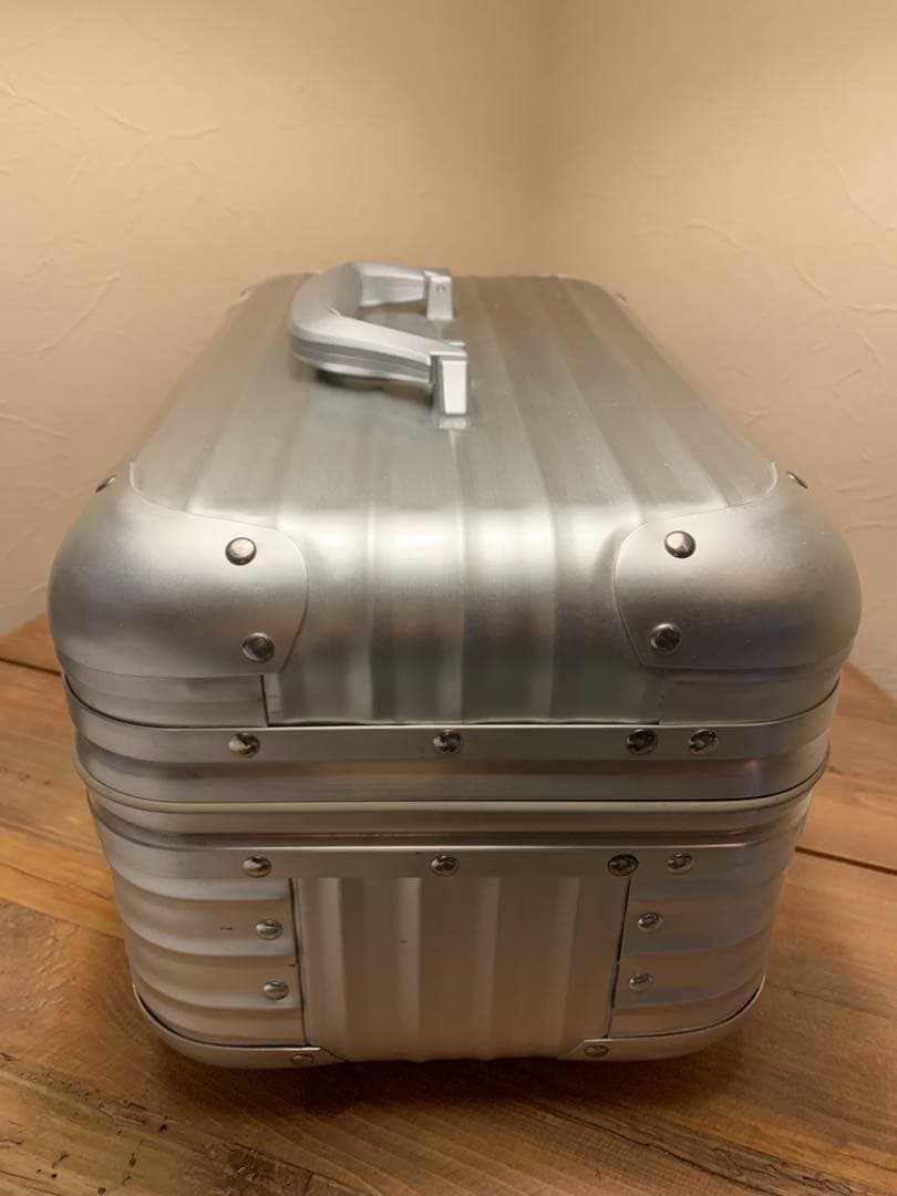 リモワ　　REMOWA ビューティーケース　バニティケース