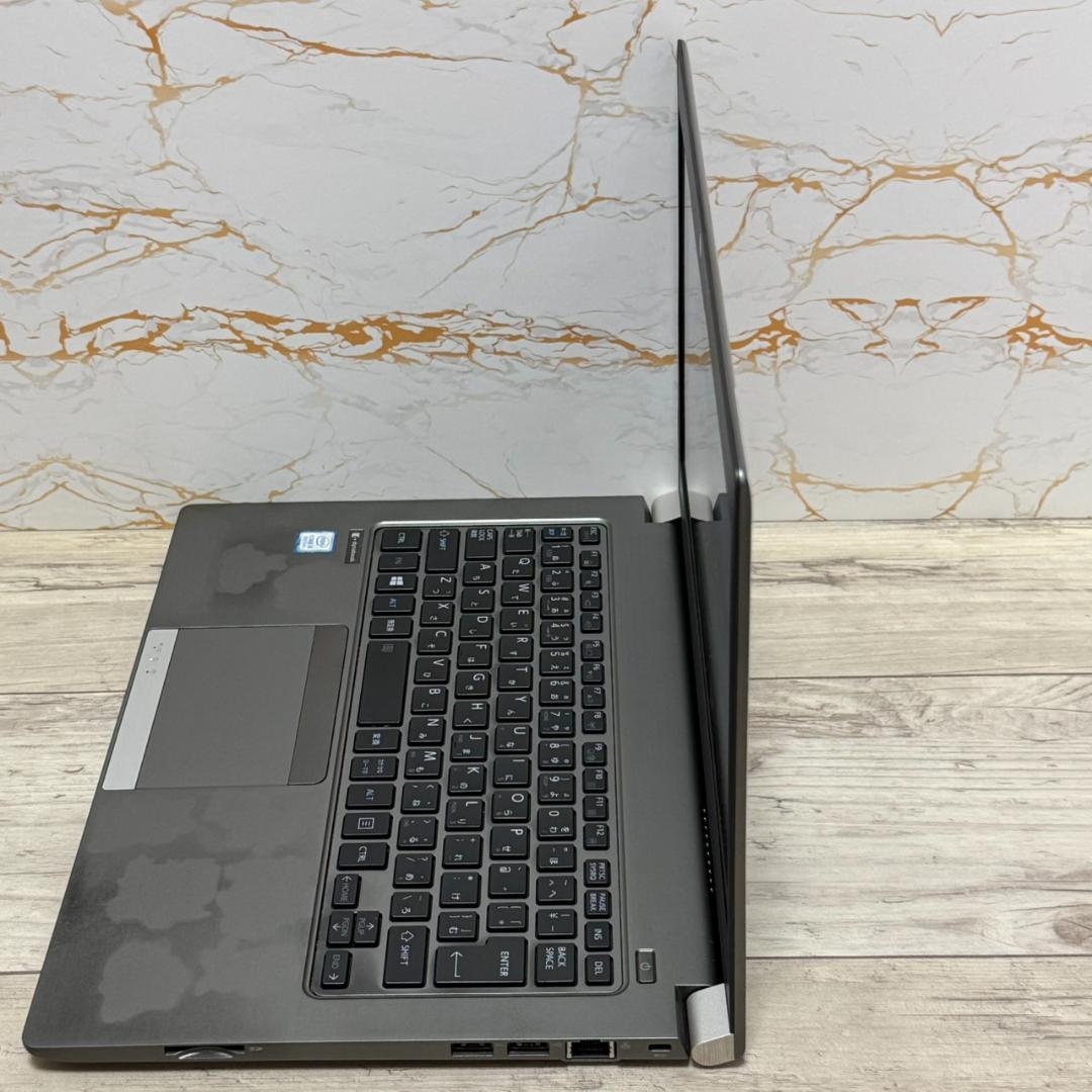 dynabook R63DN 第8世代i5 8GB SSD256 オフィス搭載