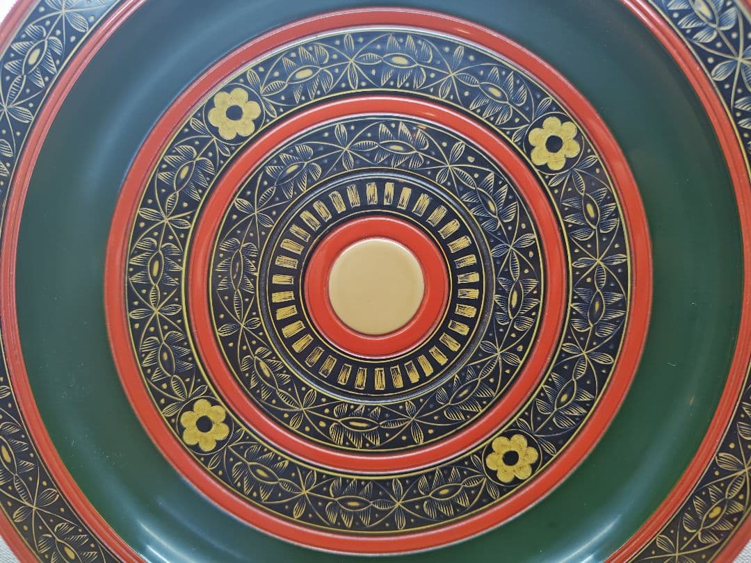 送料込【逢絢亭】茶道具 菓子器 山中塗 独楽蒔絵 裏千家書付 木製 共箱入り