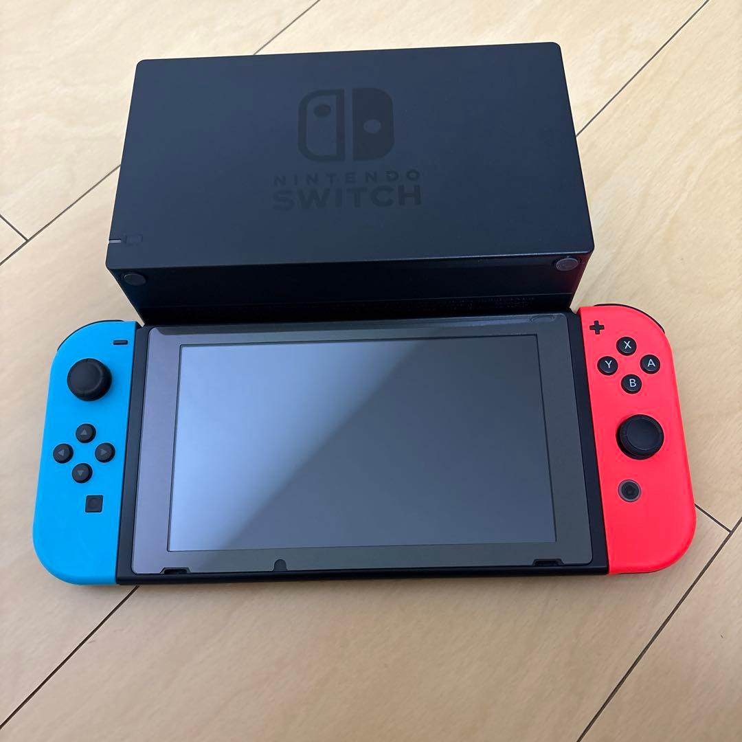 Switch 本体とドック