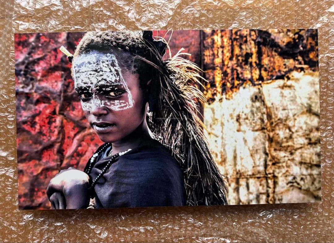 ヨシダナギ　作品名　【マサイ族の少年】　サイン入り