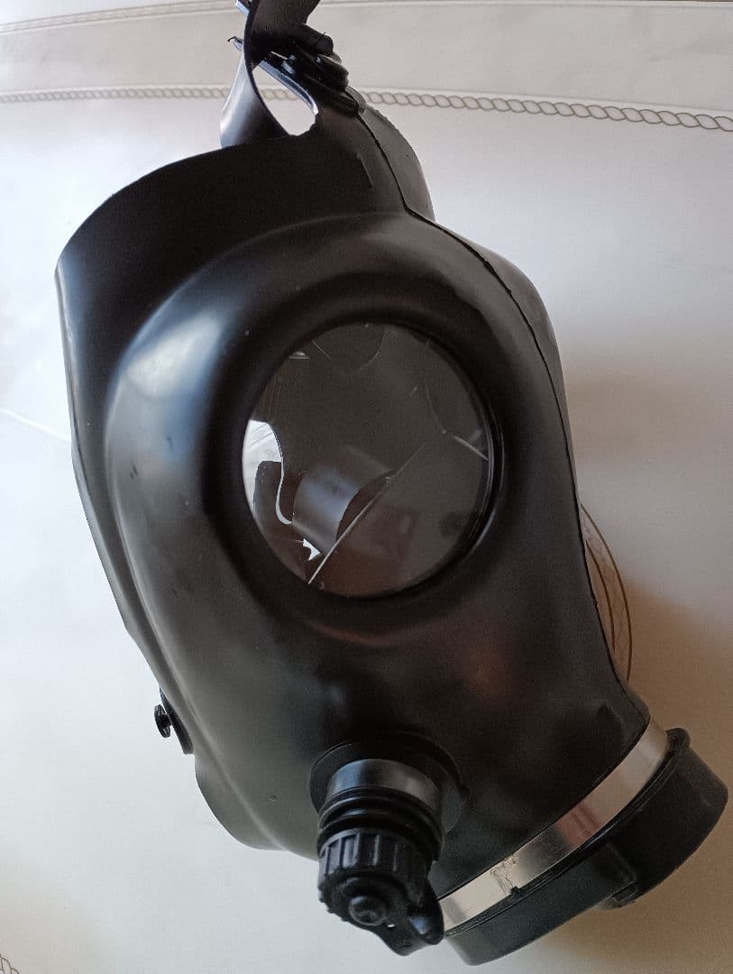 イスラエル ガスマスク＋リブリーシングシステム