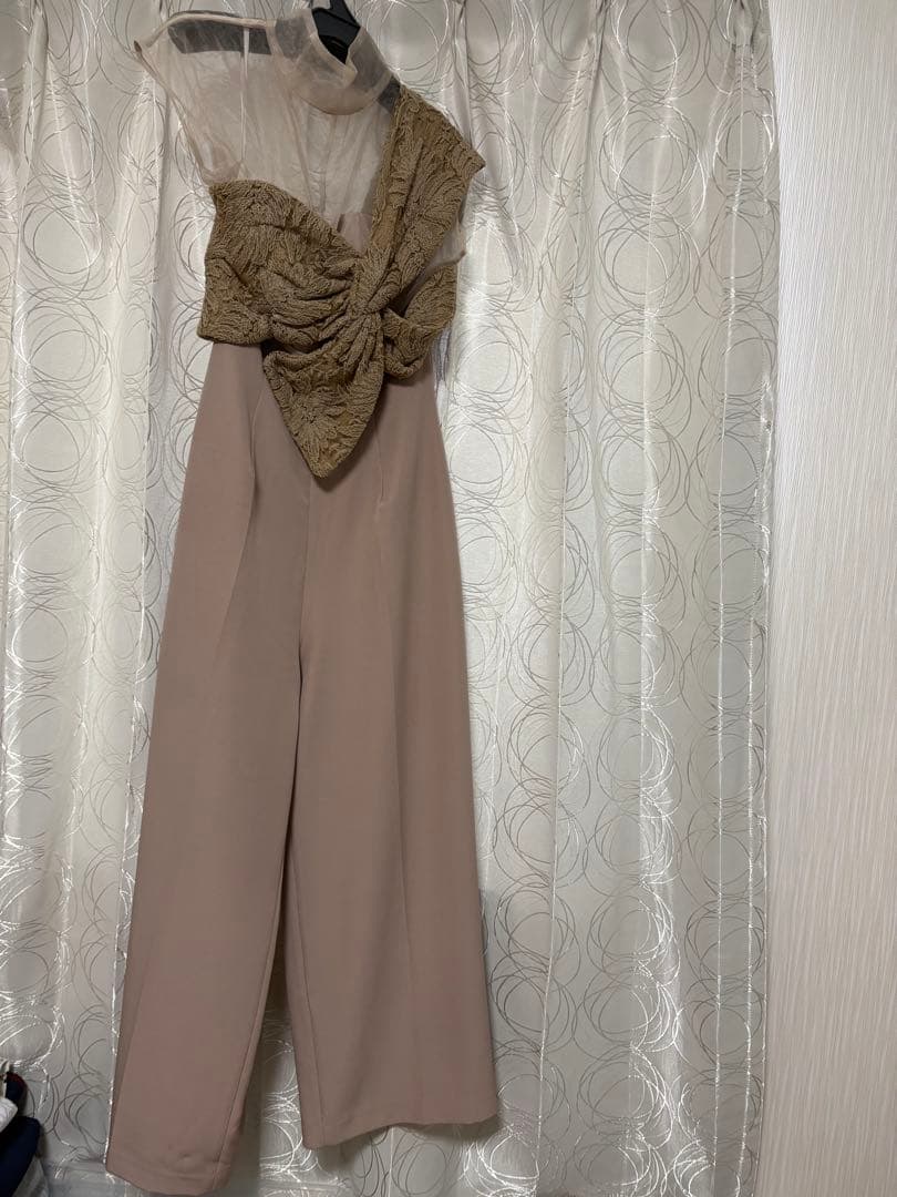 ベージュ 片方肩出し リボンデザイン ドレス