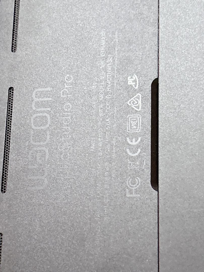 Wacom MobileStudio Pro 13　DTH-W1321LK0D
