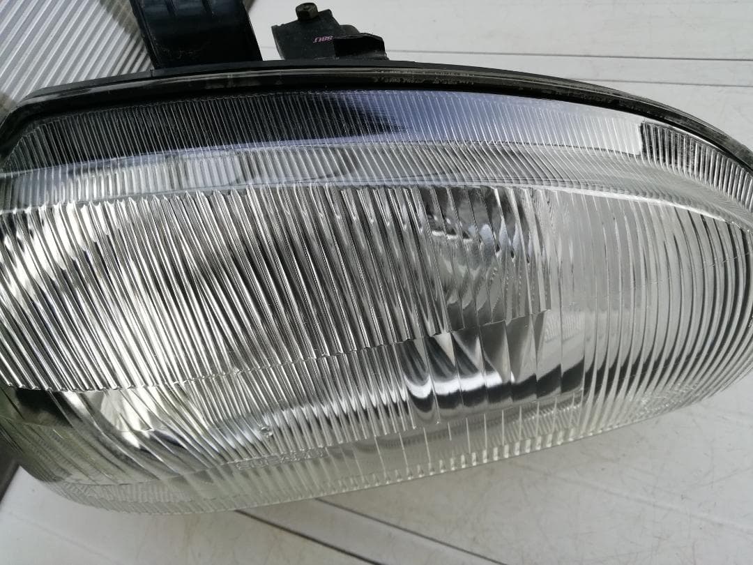 KK3 　KK4　 ヴィヴィオ 　ヘッドライト  左右　（管理MA11）