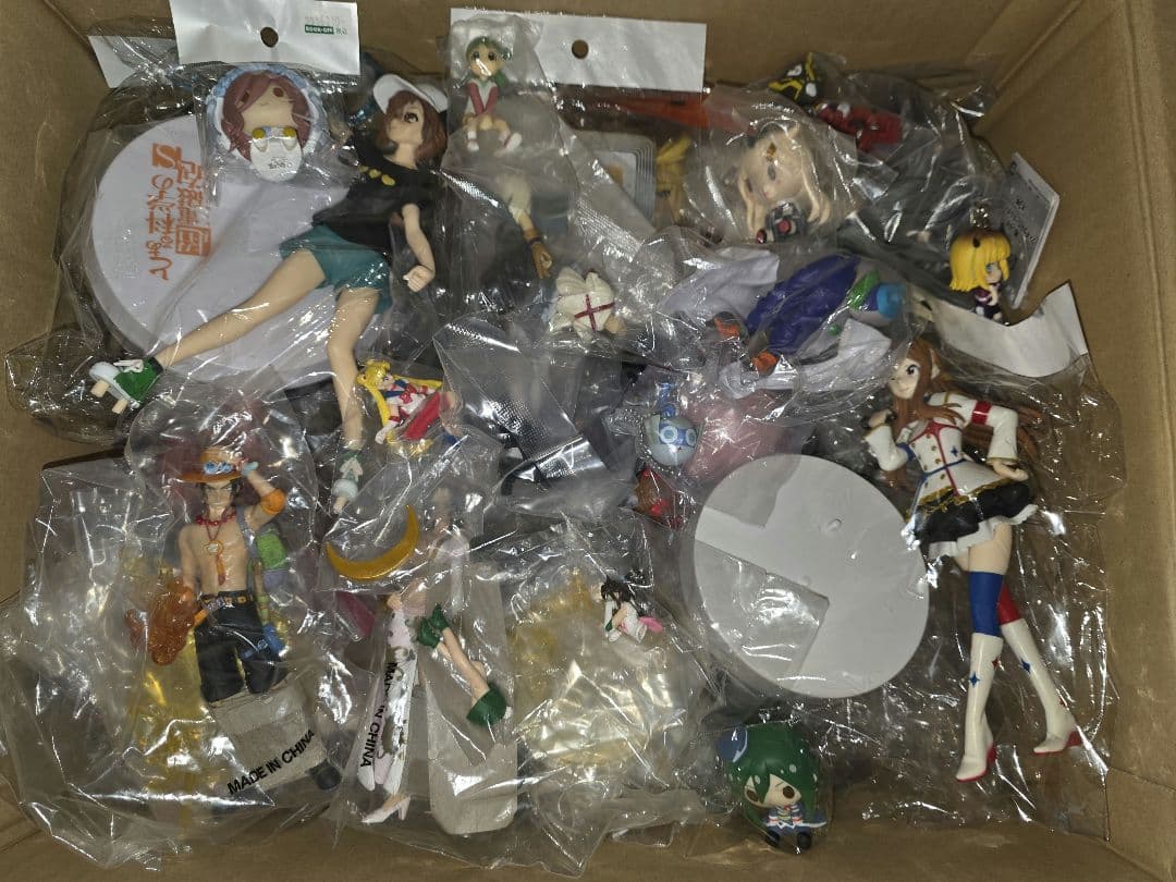 箱無し・開封済）フィギュアまとめ売り　70点
