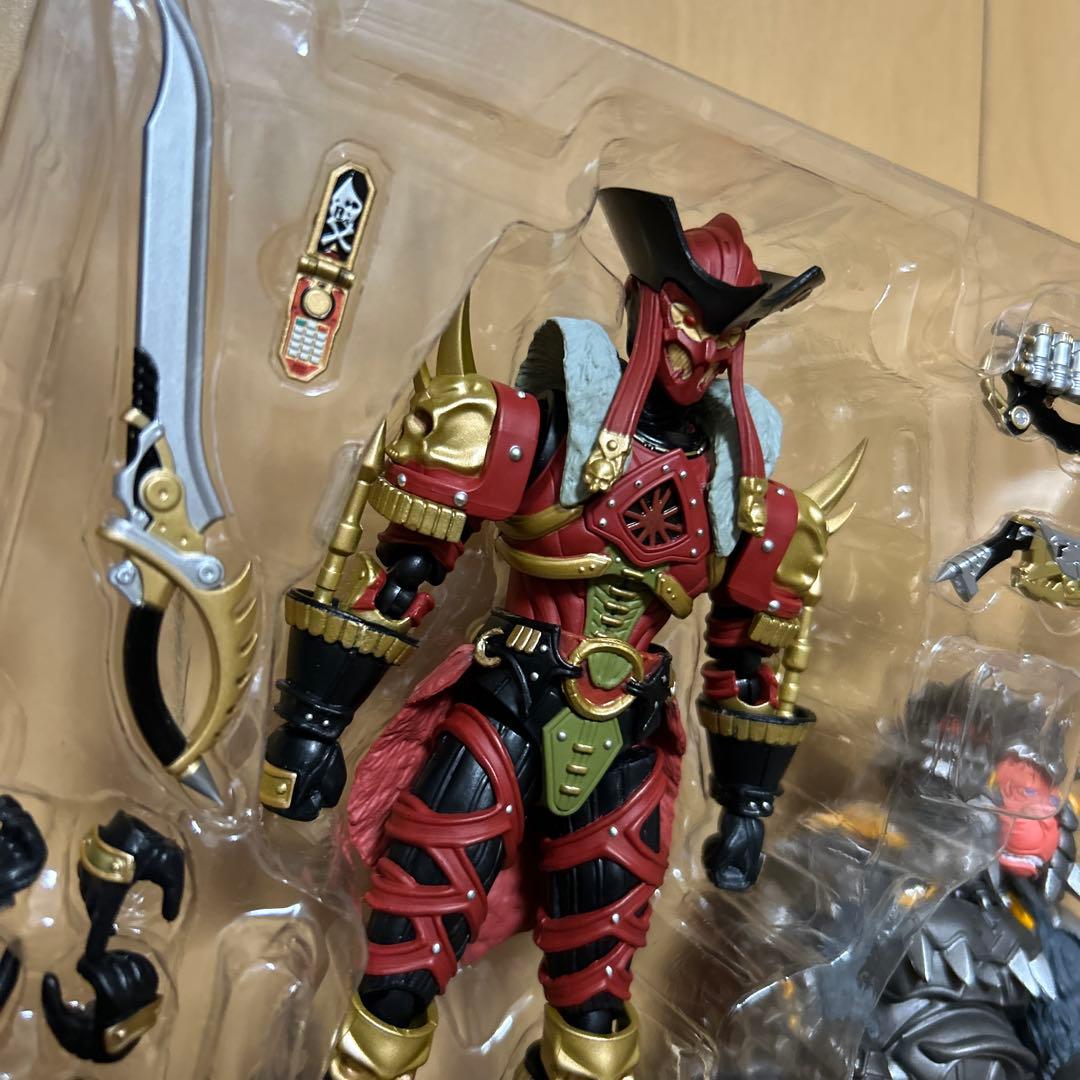 【即購入ok!!】S.H.Figuartsバスコ&サリー海賊戦隊ゴーカイジャー