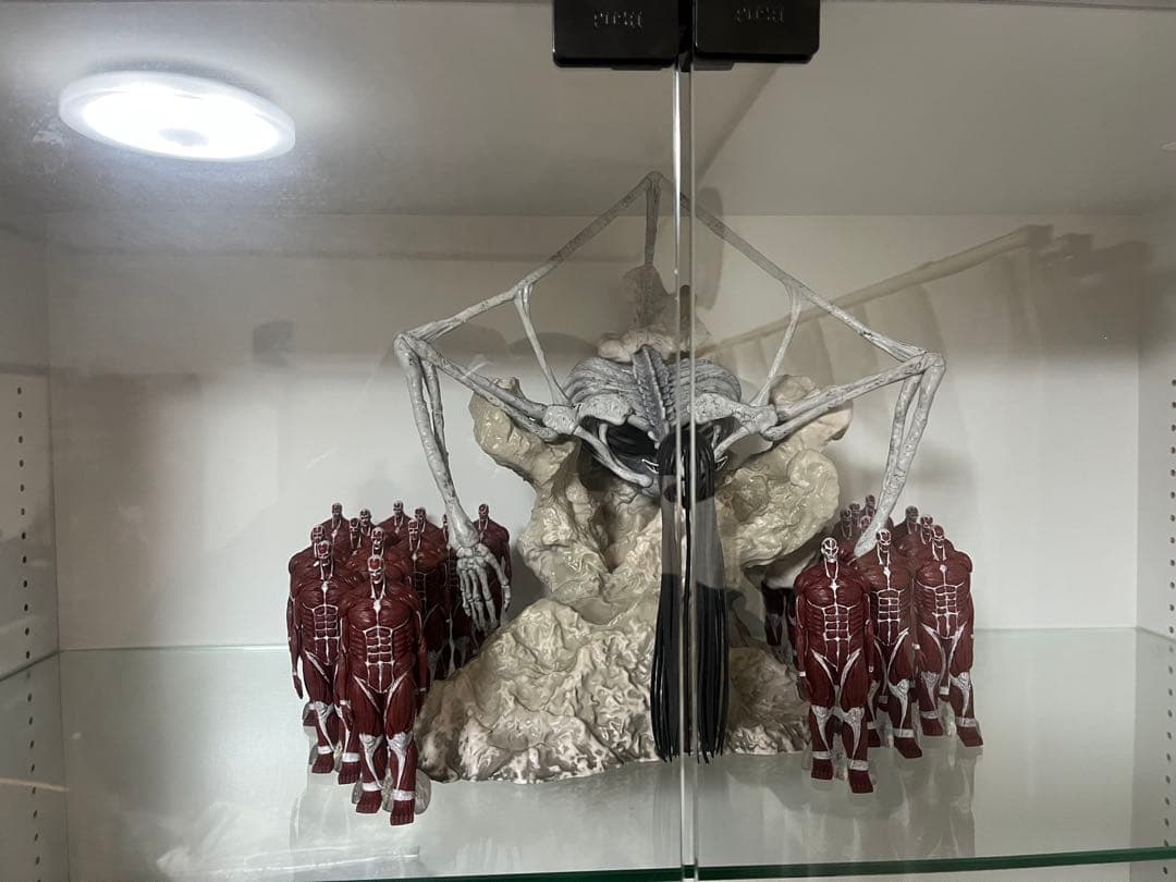 進撃の巨人 終尾の巨人フィギュア　地鳴らしフィギュア23体リペイント