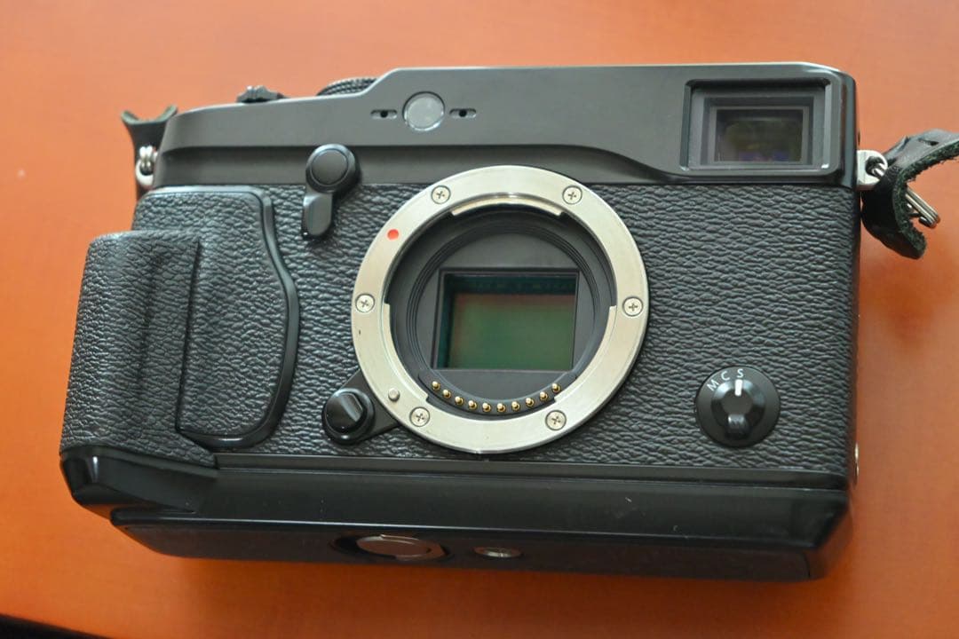 FUJIFILM X Pro1ボディ、専用グリップ　化粧箱