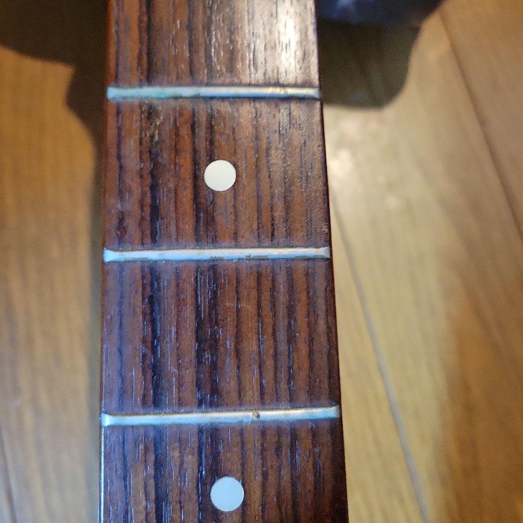 メーカー不明のストラトキャスタータイプのギター