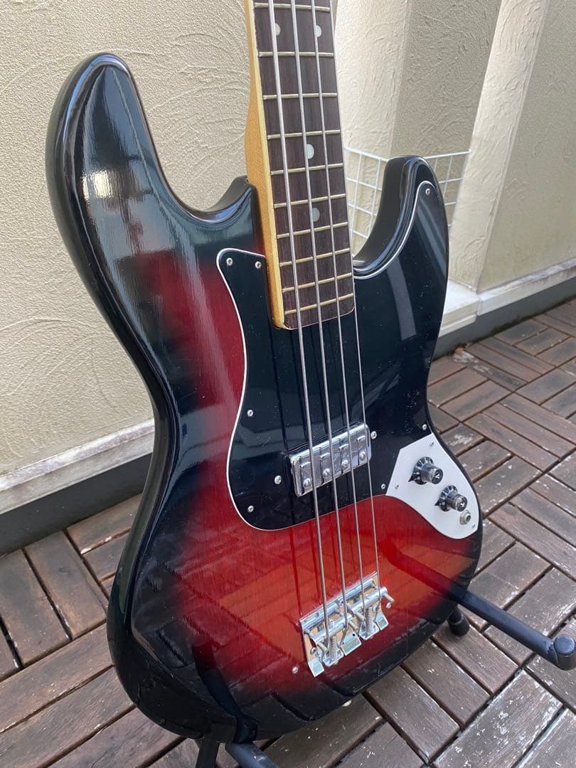 tritmph(トリンプ/エレキベース/ビザール/日本製)