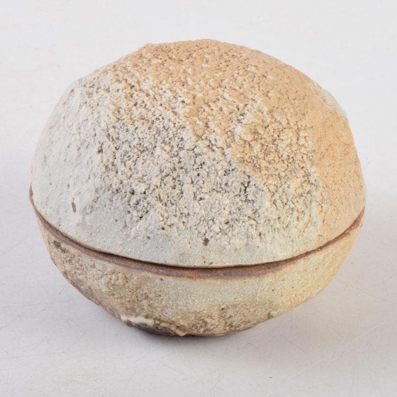 茶道具　小川勲作　金彩　残雪　香合　共箱　V　8775