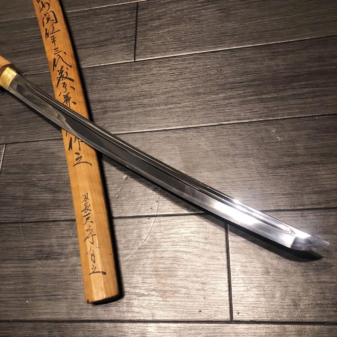 高級模造刀 白鞘 脇差　樋入り刀身　居合刀 濃州関住兼三代藤原兼房