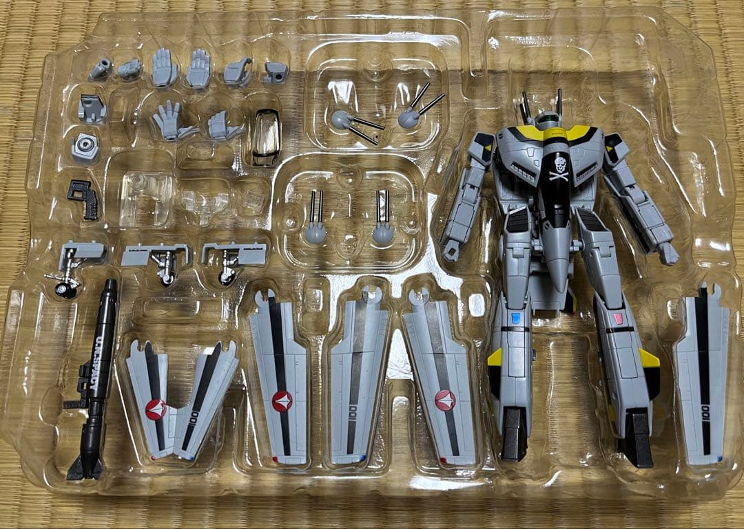 限定 魂STAGE付き　HI-L R VF-1S ストライクバルキリー