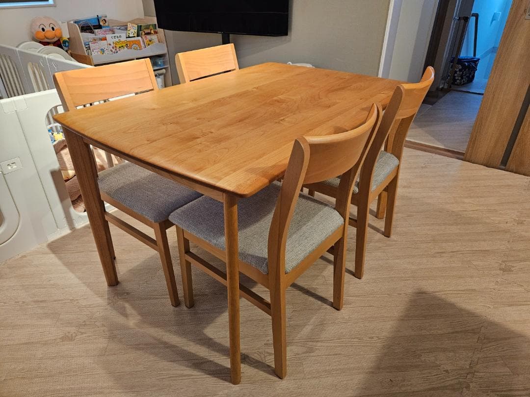 ニトリ　ダイニングテーブルセット（椅子4脚付き）