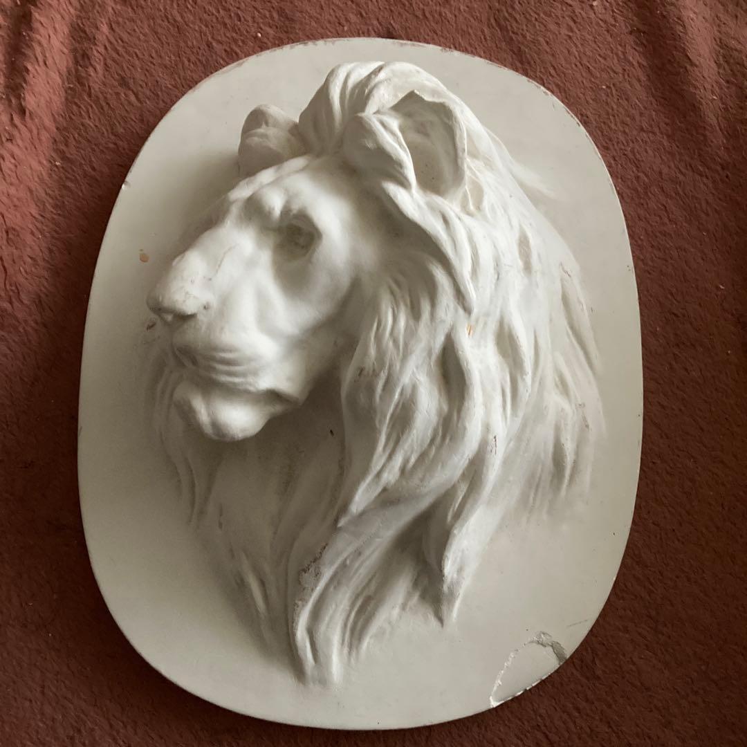 ライオン　壁掛け　石膏オブジェ　傷汚れあります