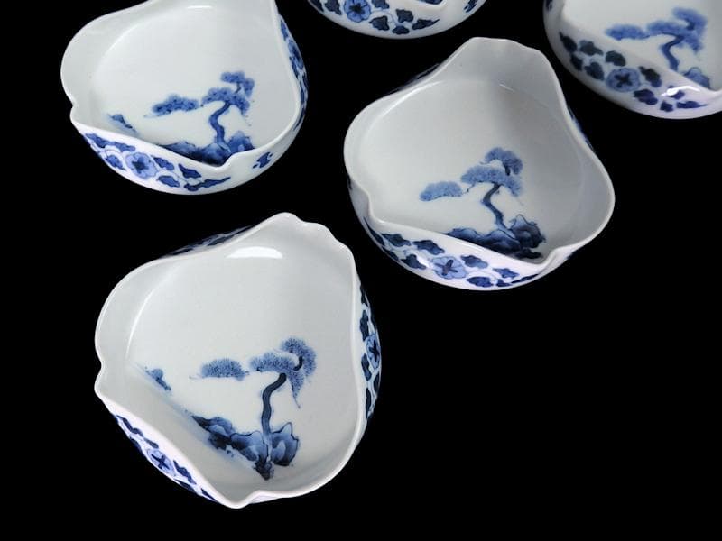 平戸　古伊万里　染付　岩に松の図　富士型変形皿　B354AS-DCk