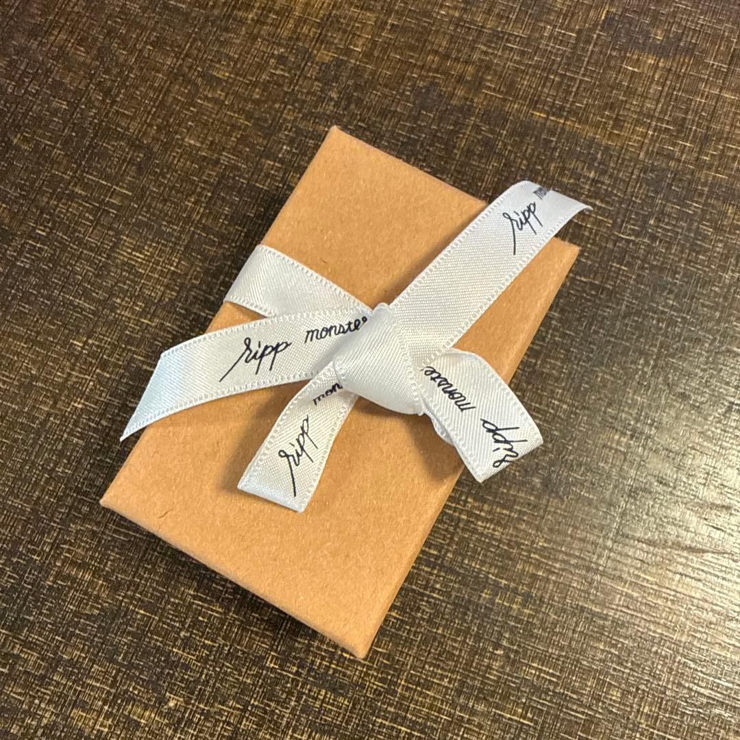 新品未使用 リップモンスター ピアス