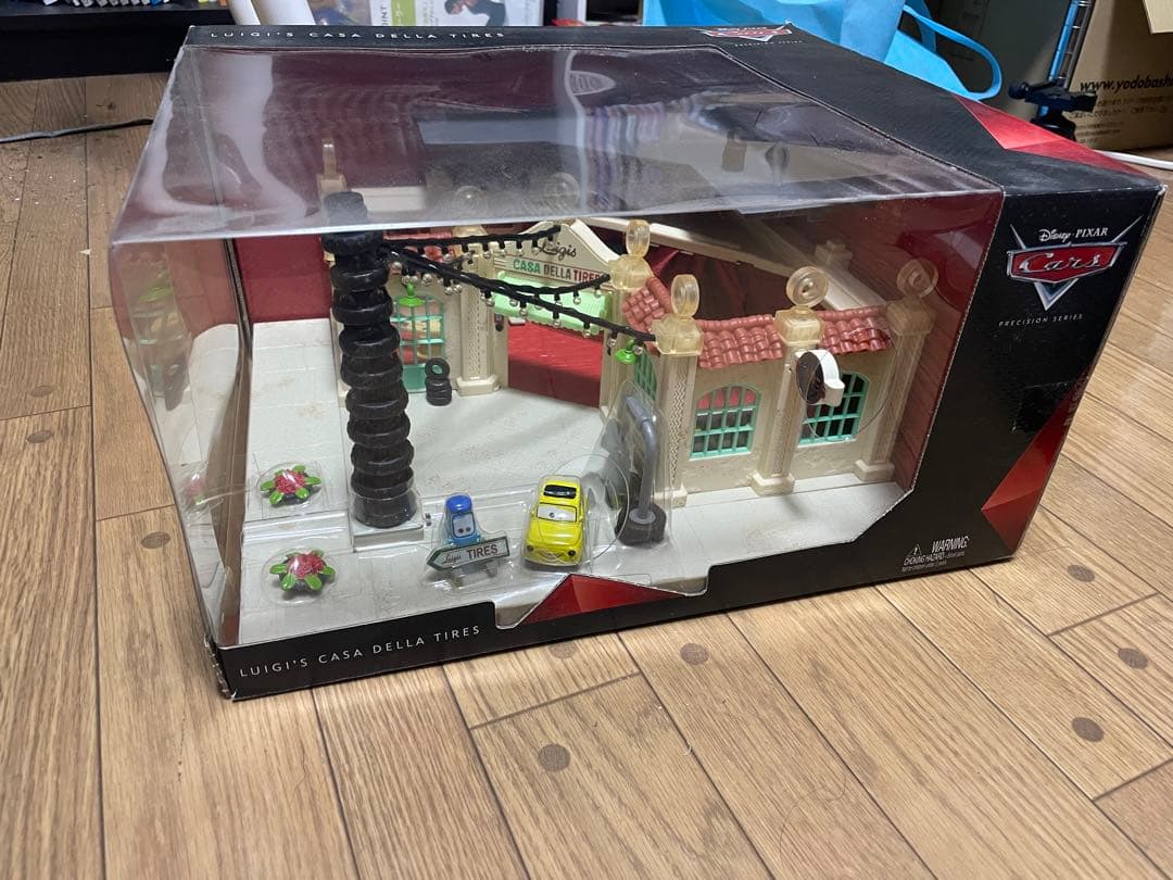 カーズ　cars プレシジョンシリーズ　グイド　ルイジ　タイヤショップ　未開封