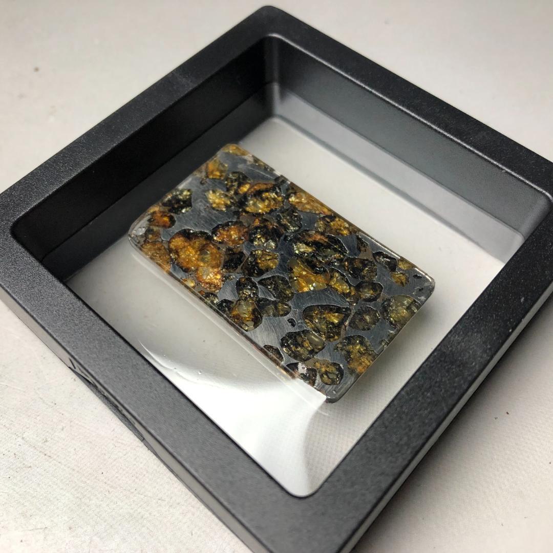 パラサイト隕石 隕石　石鉄隕石　セリコ隕石 美品　重さ約6ｇ　ケース付き