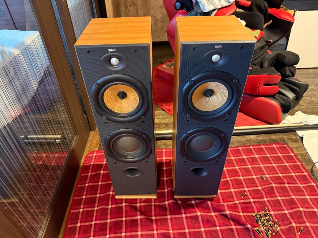 B&W DM603 S2 シリアル連番 バナナプラグ、インシュレーター、板付