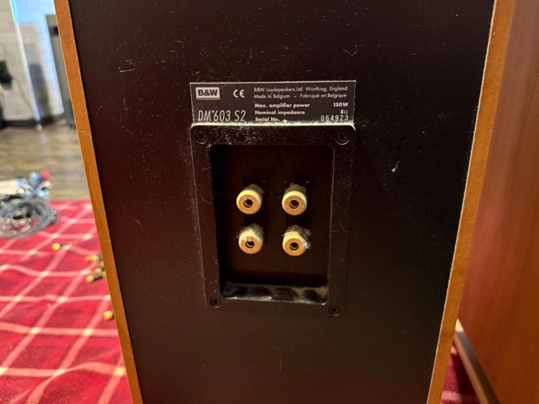B&W DM603 S2 シリアル連番 バナナプラグ、インシュレーター、板付