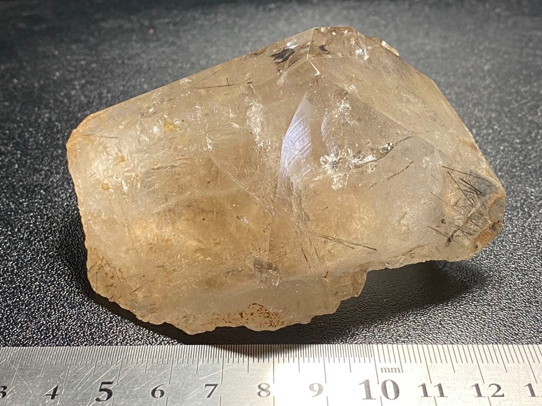 ザギ水晶　ザギマウンテンクォーツ 578g レインボー