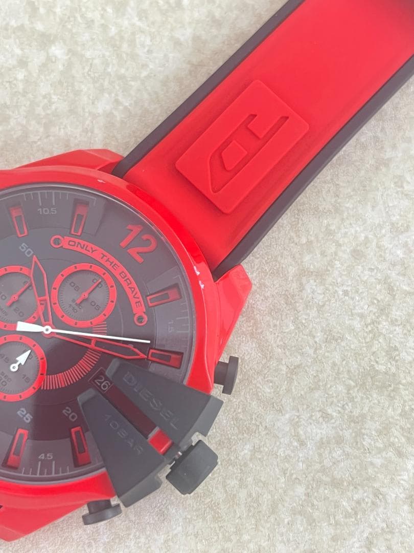 【赤だけに大赤字！】DIESEL 時計 品番：DZ4526