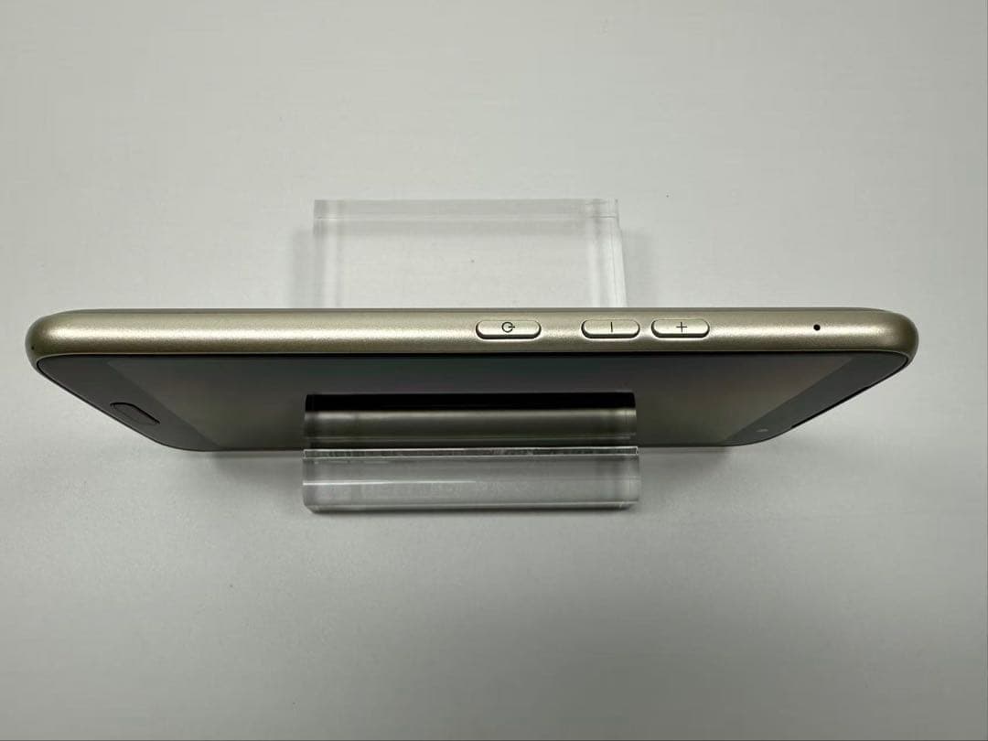 NTT docomo らくらくスマートフォン F-53E ゴールド