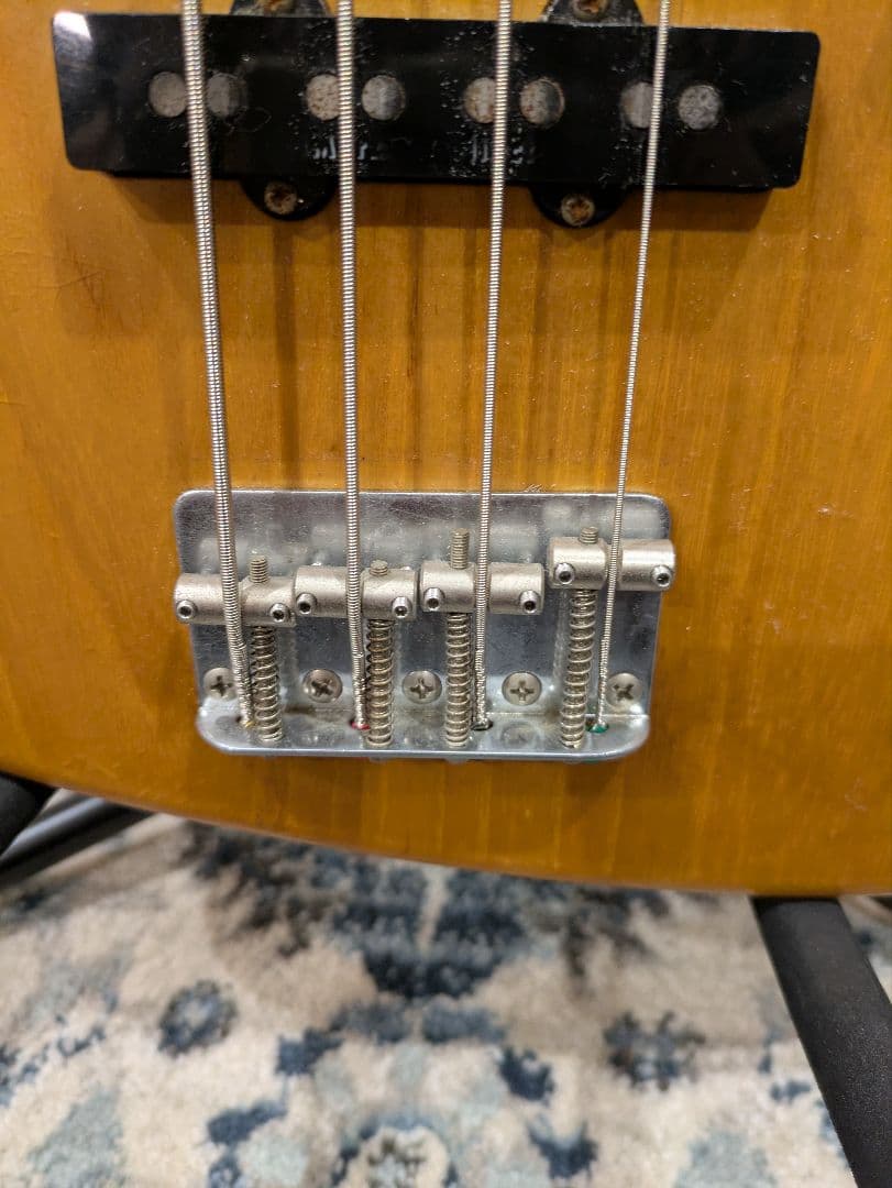 ベース Fender Japan JB75-80