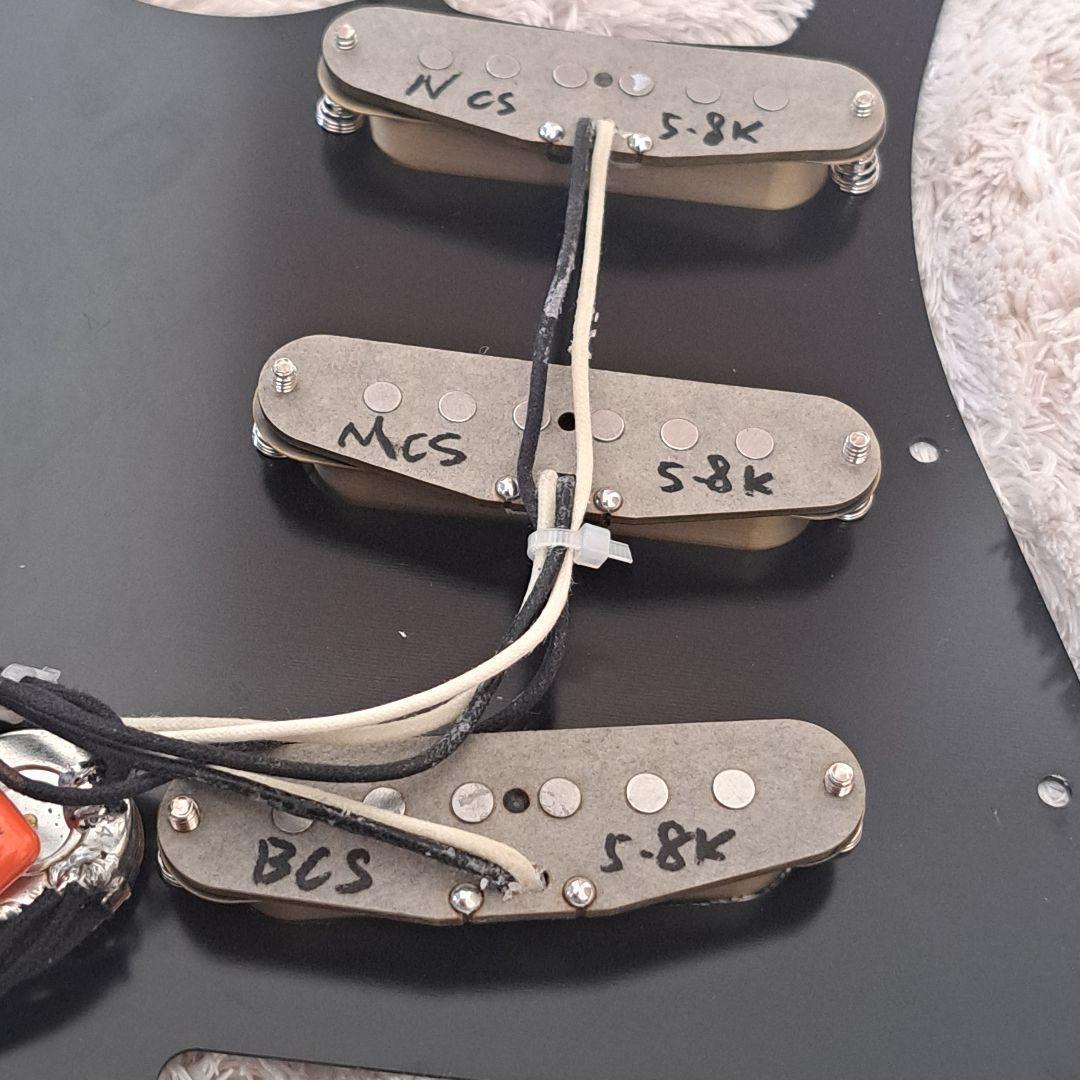 金属風ストラトSSSアセンブリ　CS69復刻　高品質　アルミピックガード＆カバー