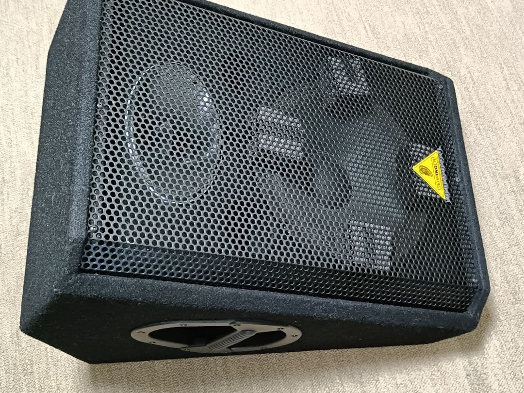 BEHRINGER EUROLIVE VS1220Fフロアモニター