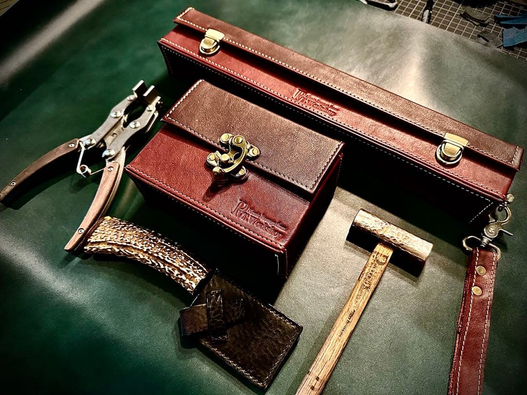 月末決算SALE！Pvt.Workshop 極　CL 本革　デッキケース　プレマ