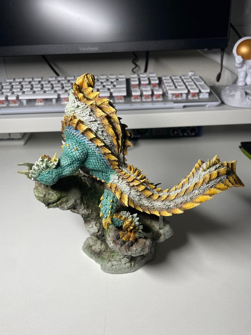 クリエイターズモデル　モンハンフィギュア　ジンオウガ