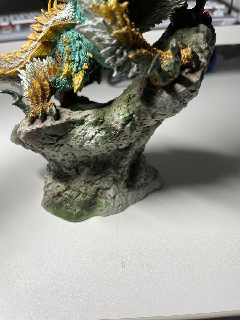クリエイターズモデル　モンハンフィギュア　ジンオウガ
