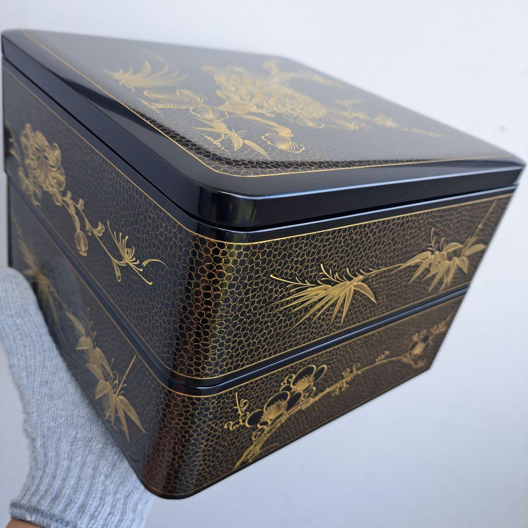 【輪島塗　7.5寸\"2段重箱&重箱台】布着本堅地　沈金\"四君子　未使用品