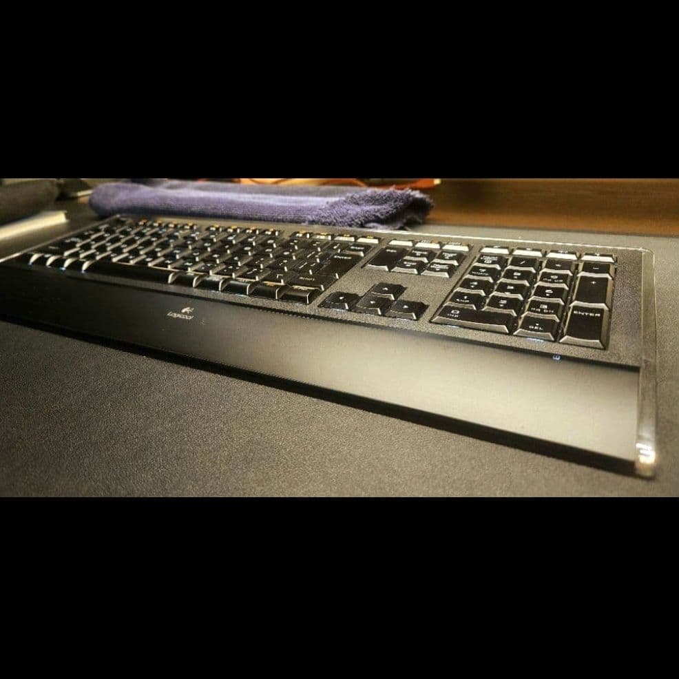 天然水「希少美品」 ロジクール K740