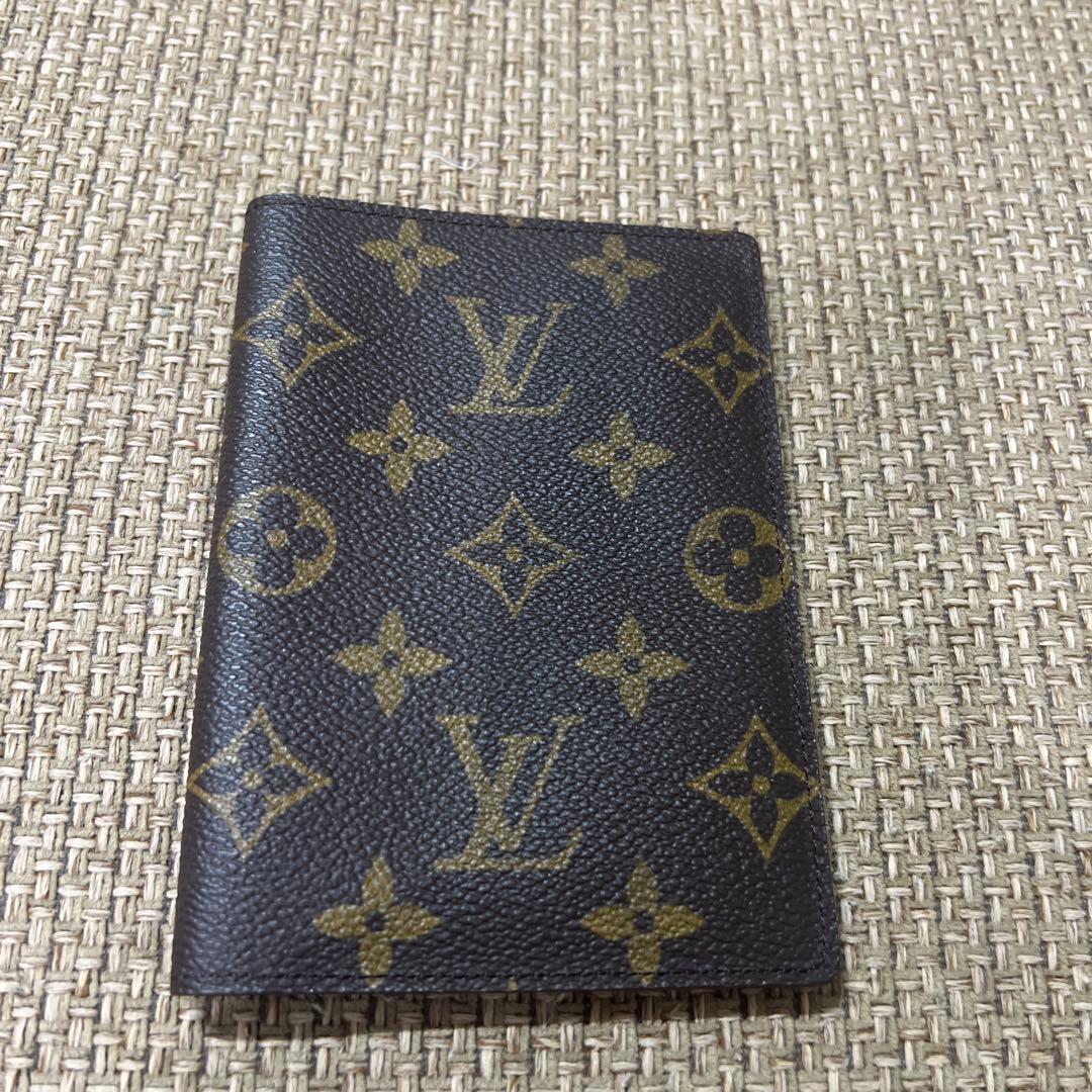 ルイヴィトン モノグラム　クーヴェルテュール パスポートカバー 未使用品　お値下
