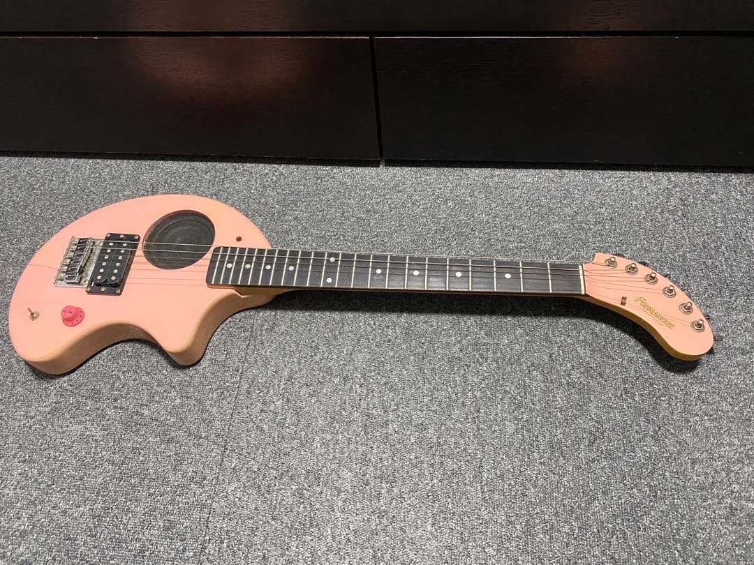 ZO-3 ピンク アンプ内蔵ミニギター FERNANDES