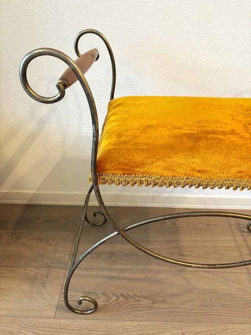 黄色ベルベットクッション ヴィンテージスツール