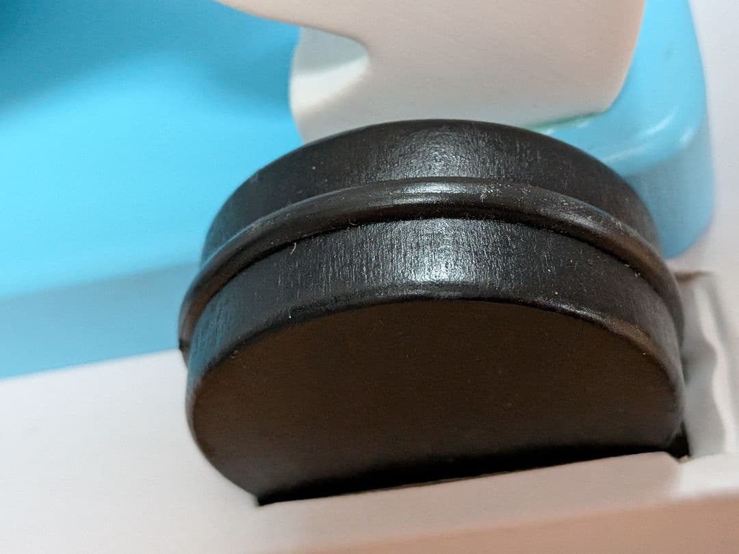 新品オルセー美術館のポンポン　木製おもちゃ　シロクマ　パリ　お土産　グッズ