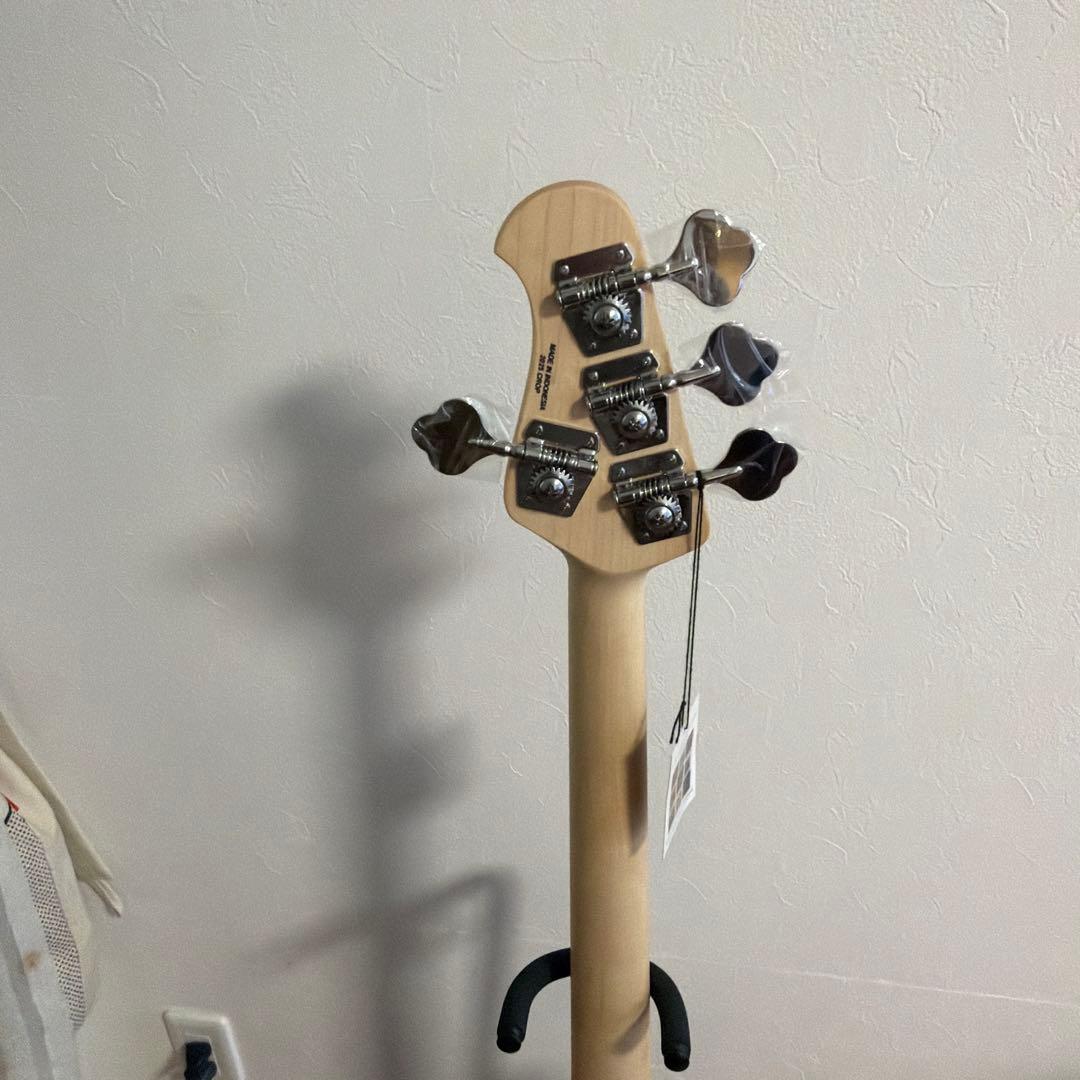 ベース Sterling by Musicman Joe Dart Bass