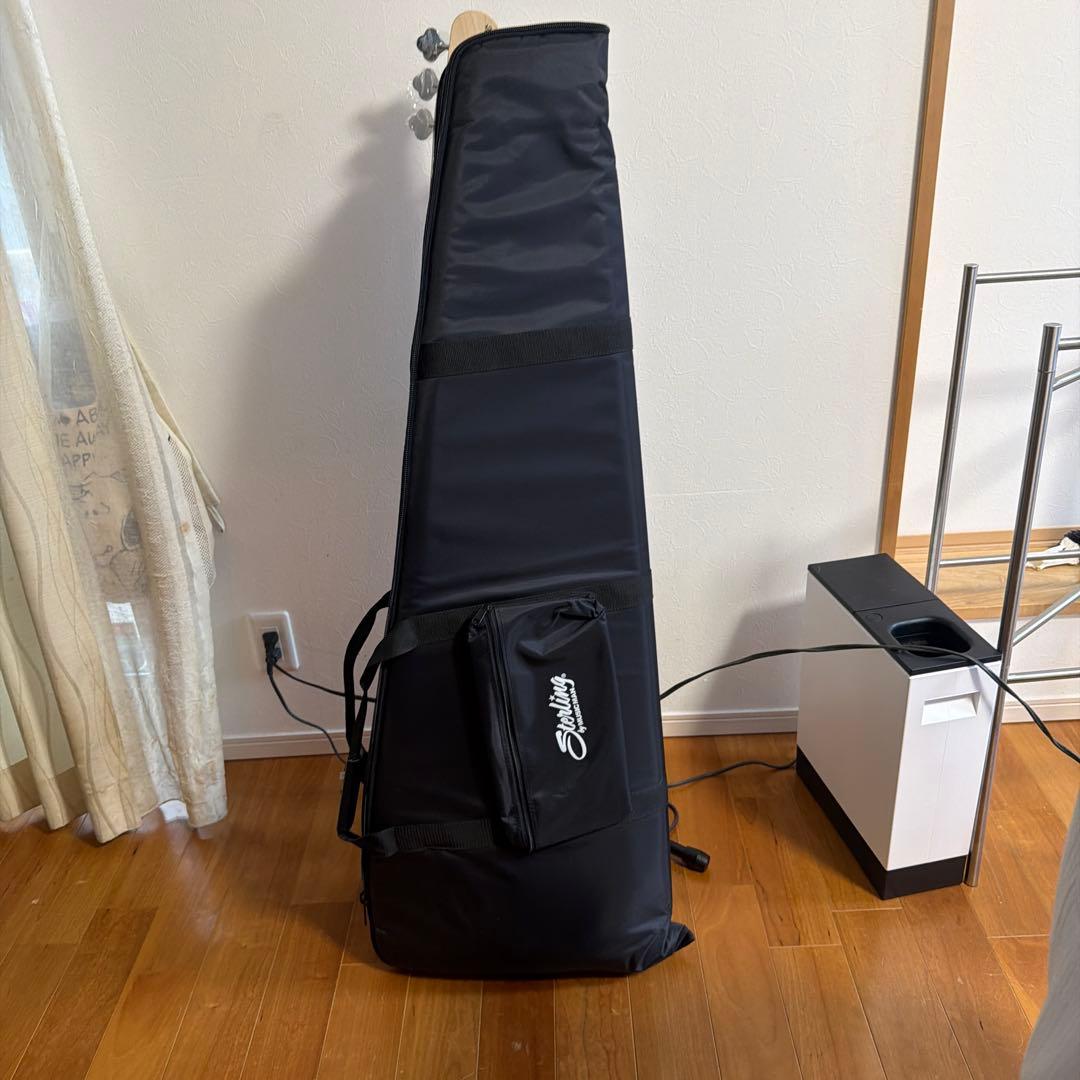 ベース Sterling by Musicman Joe Dart Bass