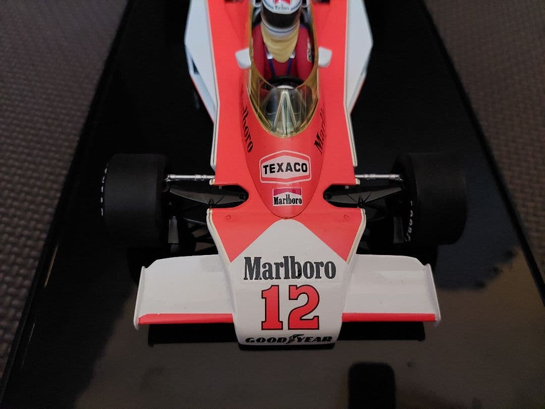 PMA 1/18 ＃１２ マクラーレン M23 J・マス　Marlboloロゴ